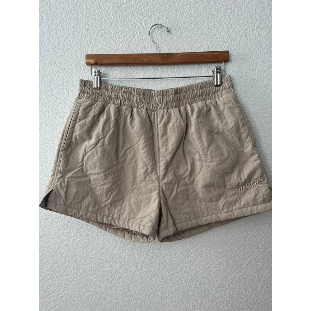 Sacre Womens Quilted Nylon Athletic Shorts Tan Beige Elastic Waist Mesh Lined‎ L